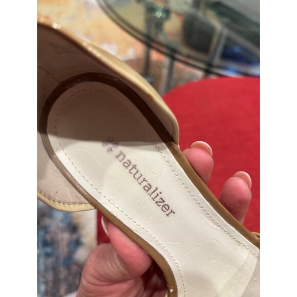 Naturalizer Womens Beige Leather Upper Open Toe Wedge Heels Sz 5M - Picture 6 of 7